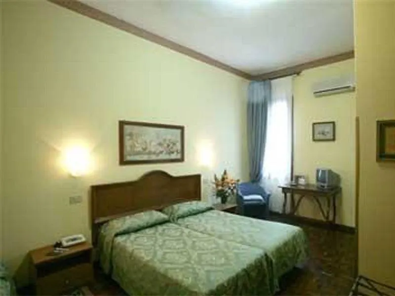 Hotel Florida Venice 2*,