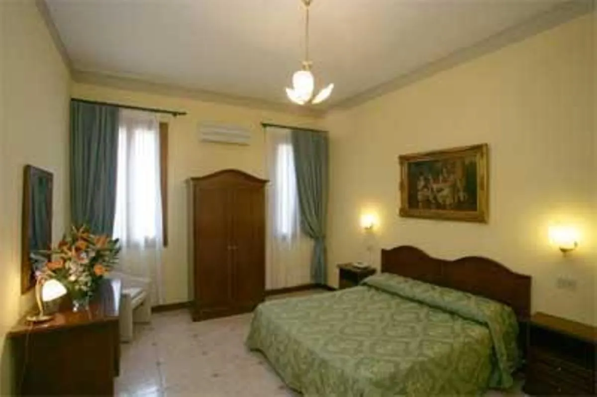 **  Hotel Florida Venice Italy